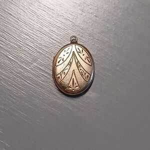 Vintage 1/20 12K M.B. GF Gold Filled Oval Etched Floral Locket Pendant Charm
